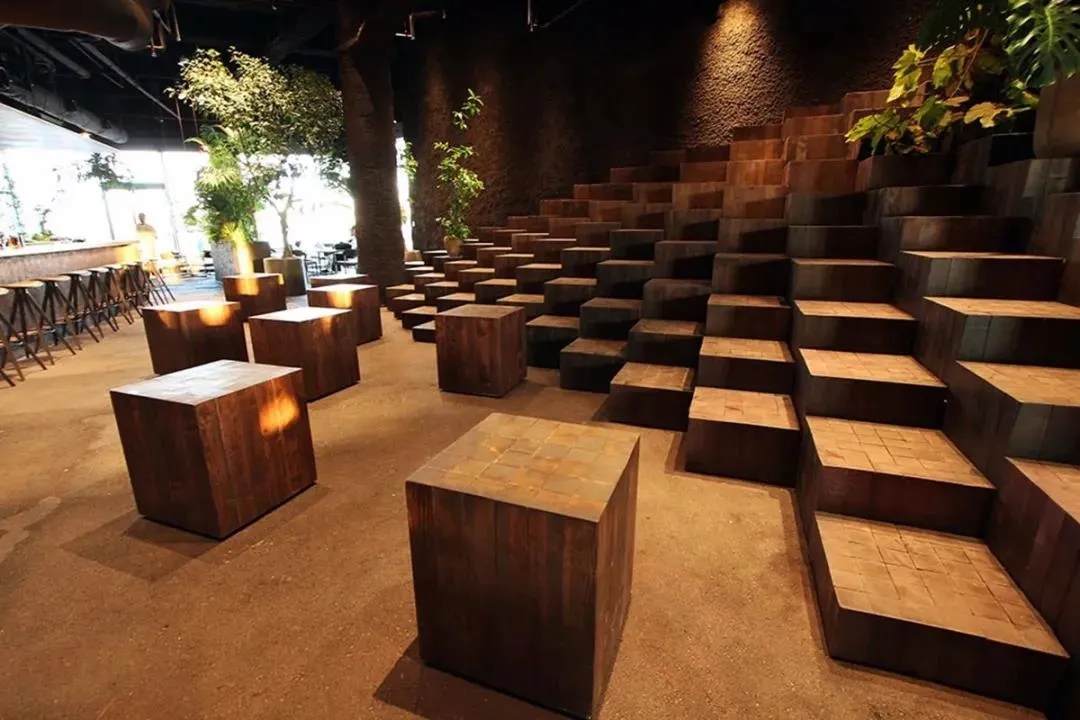 美团外卖这个日本餐饮空间设计，带你来到热带丛林